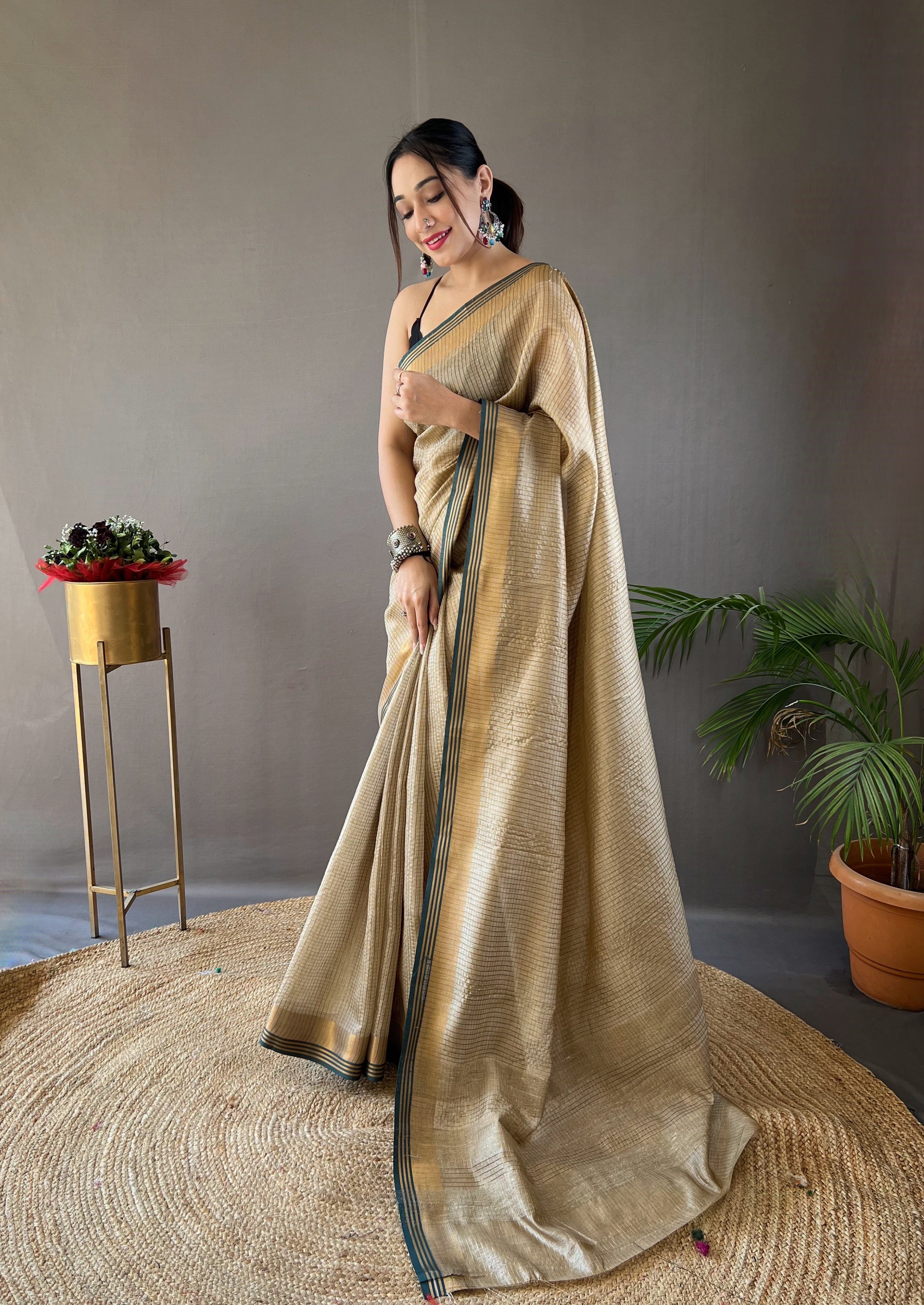 Beige Timeless Soft Silk Zari Chex Weaving Saree With Contrast Border.