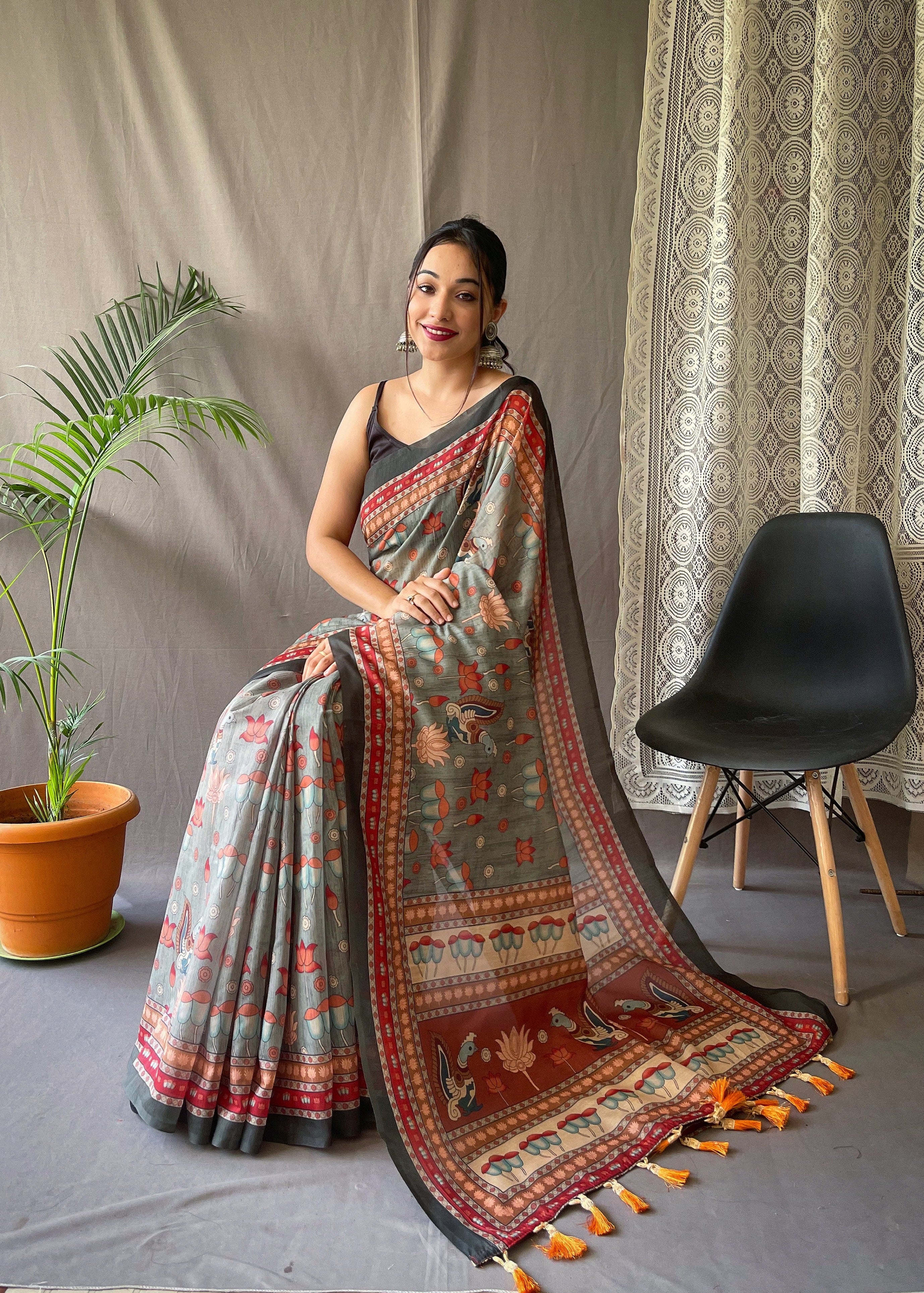 Grey Classic Soft Cotton Kalamkari Traditional Print Saree.