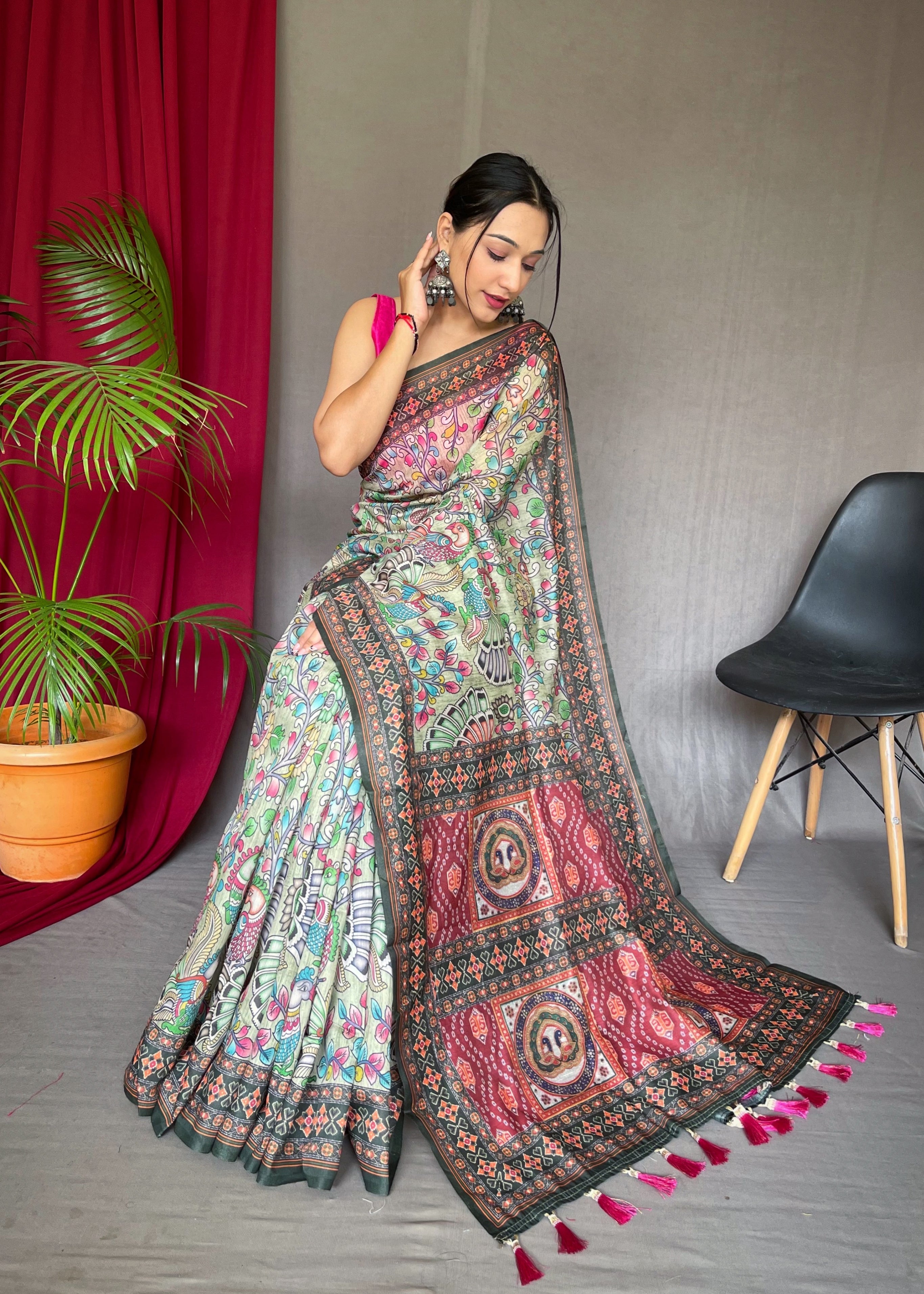 White Elegant Soft Cotton Kalamkari Traditional Print Saree.